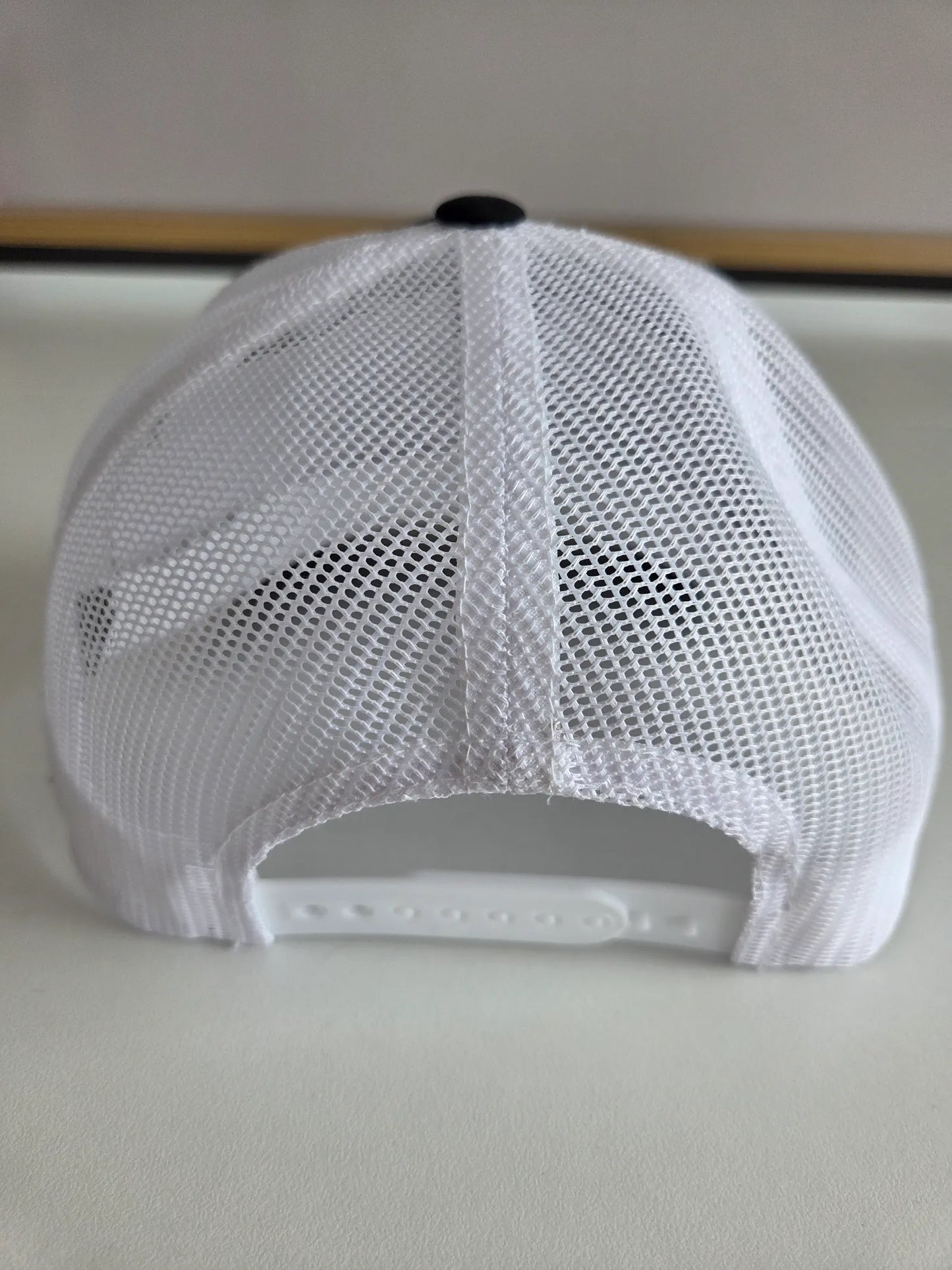 GC Trucker — Black / White
